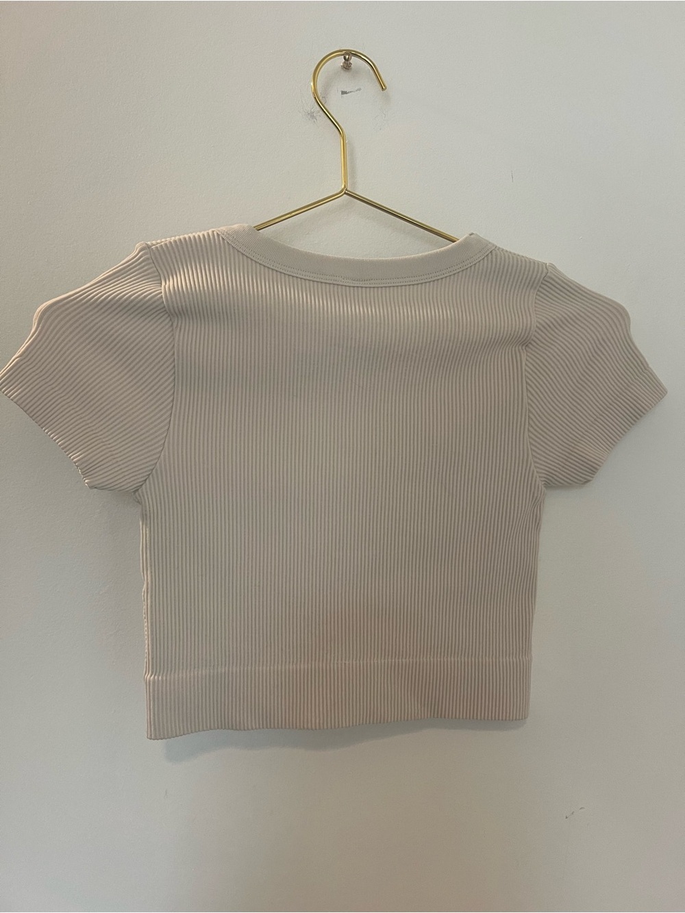 Zenana Ribbed V-Neck Crop Top in Beige - Picture 4 of 4